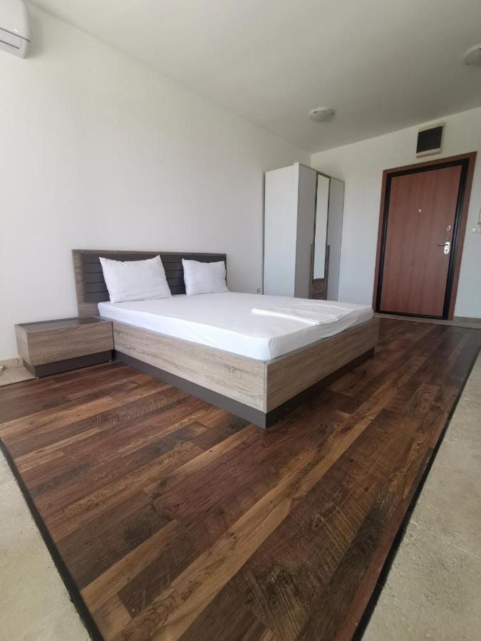 New Luxury Apartments Bar Exterior foto